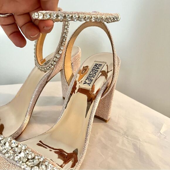 Badgley Mischka Tasmine Jeweled Heels Ankle Strap Pale Pink 7 NIB - Picture 3 of 10